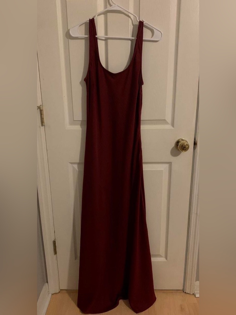 Olia vici Sleeveless Burgundy Maxi Dress - Classic Scoop Neck